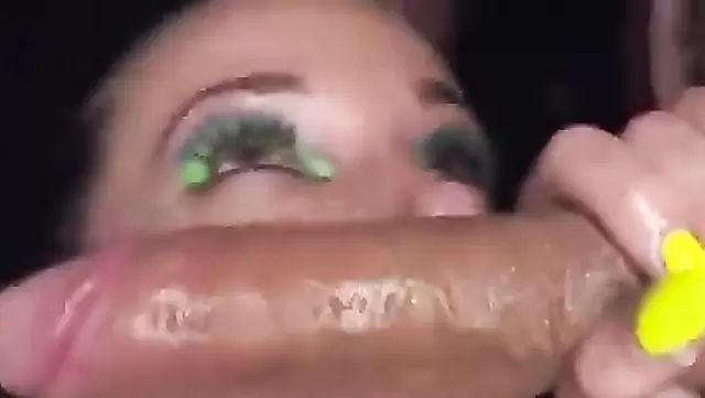 Tajik girl sucks on her lover's thick cock